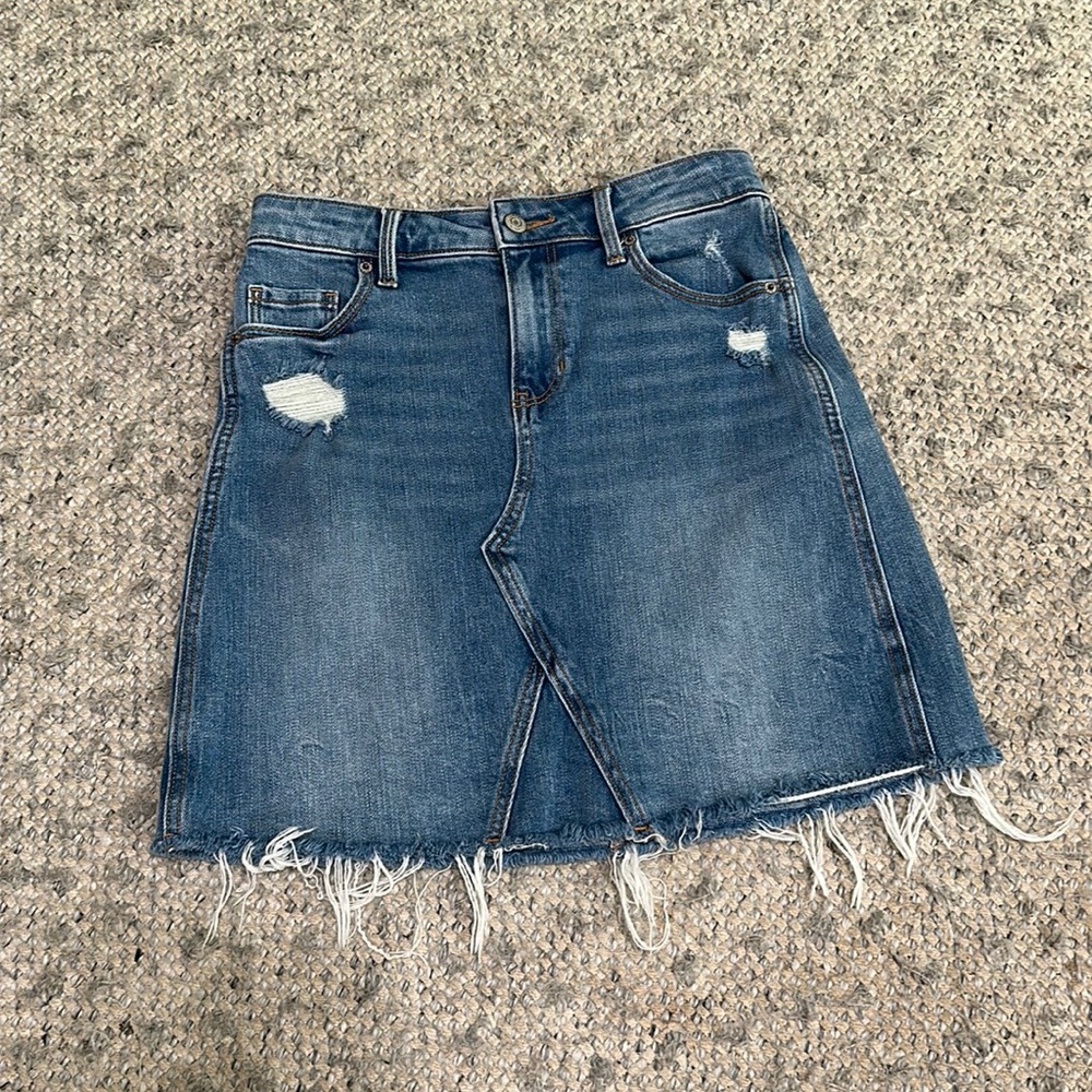 🌟2/$10🌟 Old Navy distressed denim skirt